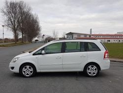 Weiß Gebraucht 2014 Opel Zafira Van / Kleinbus | 5.850 € (Guter Preis)