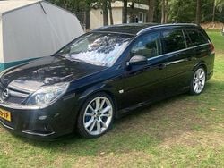 Schwarz Gebraucht 2006 Opel Vectra OPC Kombi | 5.500 €