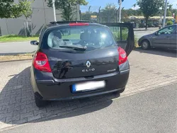 Schwarz Gebraucht 2006 Renault Clio III Kleinwagen | 3.500 €