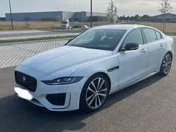Weiß Gebraucht 2021 Jaguar XE R-Dynamic Limousine | 36.300 €