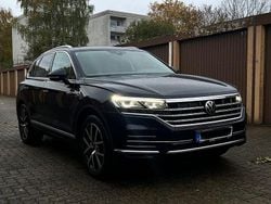 Blau Gebraucht 2021 VW Touareg Elegance SUV | 39.950 € (Superpreis)
