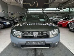 Grün Gebraucht 2015 Dacia Duster Lauréate SUV | 7.949 € (Guter Preis)