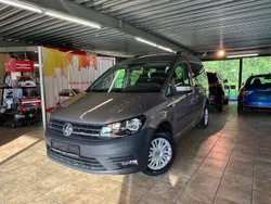 Beige Gebraucht 2018 VW Caddy Trendline Van / Kleinbus | 21.990 € (Teuer)