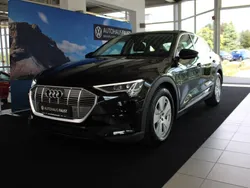 Schwarz Gebraucht 2022 Audi e-tron Sportback Comfort SUV | 29.750 € (Guter Preis)