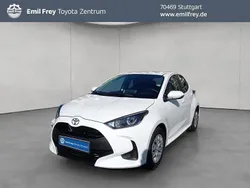 Schneeweiß Gebraucht 2025 Toyota Yaris Hybrid Business Edition Limousine | 21.450 € (Guter Preis)