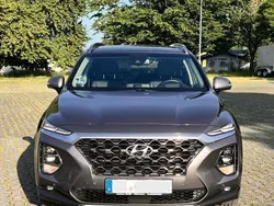 Grau Gebraucht 2019 Hyundai Santa Fe Premium SUV | 26.900 € (Etwas zu teuer)