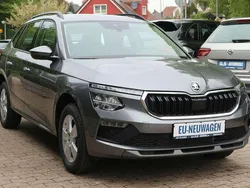 Graphitegrau metallic Neu 2025 Skoda Kamiq Selection SUV | 24.900 € (Fairer Preis)