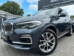 Grau Gebraucht 2019 BMW X5 xLine SUV | 43.899 € (Fairer Preis)