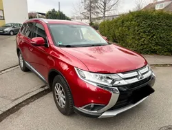 Rot Gebraucht 2017 Mitsubishi Outlander Edition SUV | 12.490 € (Guter Preis)