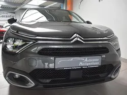 Grau Gebraucht 2024 Citroën C4 Shine SUV | 20.980 € (Fairer Preis)