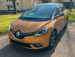 Schwarz Gebraucht 2016 Renault Scénic III Bose Edition Van / Kleinbus | 9.490 € (Teuer)