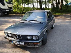 Silber Gebraucht 1982 BMW 525 Limousine | 3.950 €