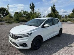 Weiß Gebraucht 2025 Dacia Sandero Expression Kleinwagen | 17.289 € (Guter Preis)