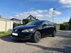 Schwarz Gebraucht 2016 VW Golf VII Allstar Limousine | 9.800 € (Guter Preis)