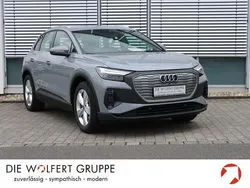 Grau Gebraucht 2023 Audi Q4 e-tron Basis SUV | 26.740 € (Superpreis)