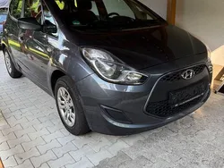 Grau Gebraucht 2015 Hyundai ix20 Classic Van / Kleinbus | 6.000 € (Guter Preis)