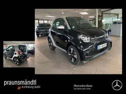 Schwarz Gebraucht 2023 Smart ForTwo Electric Drive Passion Premium Coupé | 18.990 €