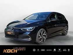 Deep black perleffekt Gebraucht 2022 VW Golf VIII Style Limousine | 28.930 € (Fairer Preis)