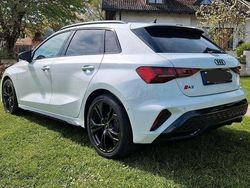 Weiß Gebraucht 2024 Audi A3 S-Line Limousine | 36.500 € (Fairer Preis)