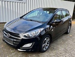 Schwarz Gebraucht 2016 Hyundai i30 Trend Kombi | 12.950 € (Fairer Preis)