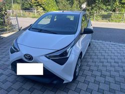 Weiß Gebraucht 2021 Toyota Aygo Kleinwagen | 9.500 € (Guter Preis)