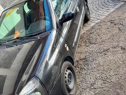 Schwarz Gebraucht 2003 Renault Clio II Kleinwagen | 300 € (Superpreis)