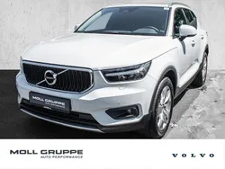 Ice white, solid / solid Gebraucht 2022 Volvo XC40 Momentum SUV | 25.940 € (Guter Preis)