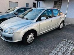 Grau Gebraucht 2006 Ford Focus Limousine | 3.250 € (Fairer Preis)