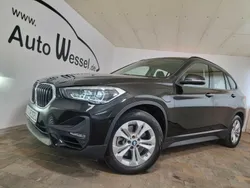 Black sapphire metallic (metallic) Gebraucht 2021 BMW X1 Advantage SUV | 23.900 € (Fairer Preis)