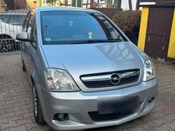 Silber Gebraucht 2003 Opel Meriva Van / Kleinbus | 1.500 € (Guter Preis)