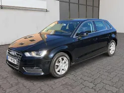 Schwarz Gebraucht 2014 Audi A3 Sportback Ambiente Kombi | 8.000 € (Superpreis)
