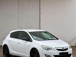 Weiß Gebraucht 2011 Opel Astra Limousine | 2.900 € (Superpreis)