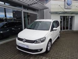 Weiß Gebraucht 2013 VW Touran Life Van / Kleinbus | 16.440 €