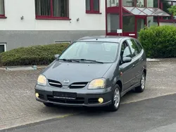 Grau Gebraucht 2004 Nissan Almera Tino Tekna+ Van / Kleinbus | 2.999 € (Fairer Preis)
