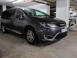 Grau Gebraucht 2021 Chrysler Pacifica Van / Kleinbus | 16.900 € (Superpreis)