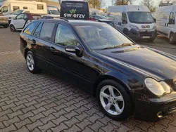 Schwarz Gebraucht 2006 Mercedes C220 Classic Kombi | 4.200 € (Teuer)