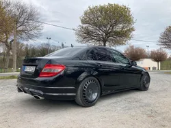 Schwarz Gebraucht 2008 Mercedes C63 AMG Avantgarde Limousine | 10.499 €
