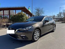 Grau Gebraucht 2015 Mazda 3 Center-Line Limousine | 12.000 € (Fairer Preis)
