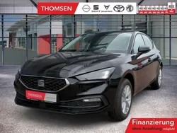 Midnight schwarz Neu 2025 Seat Leon Limousine | 33.890 € (Teuer)