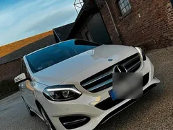 Weiß Gebraucht 2015 Mercedes B180 Van / Kleinbus | 13.500 € (Fairer Preis)
