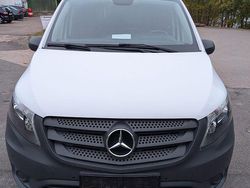Weiß Gebraucht 2022 Mercedes Vito Van / Kleinbus | 26.500 € (Guter Preis)