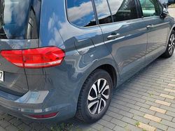 Grau Gebraucht 2022 VW Touran Comfortline Van / Kleinbus | 25.900 € (Fairer Preis)