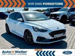 Frostweiß Gebraucht 2019 Ford Focus ST Limousine | 25.990 € (Teuer)