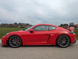 Rot Gebraucht 2023 Porsche Cayman GT4 Chrono Coupé | 119.718 € (Fairer Preis)
