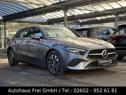 Grau Gebraucht 2023 Mercedes A180 Limousine | 23.990 € (Guter Preis)