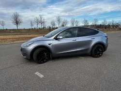 Silber Gebraucht 2023 Tesla Model Y Long Range SUV | 38.000 € (Fairer Preis)