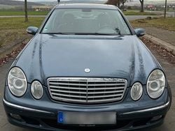 Blau Gebraucht 2005 Mercedes E350 Limousine | 6.000 € (Guter Preis)