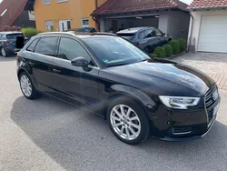 Schwarz Gebraucht 2019 Audi A3 Sportback Design Limousine | 15.990 €