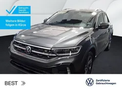 Indiumgrau metallic/schwarz Gebraucht 2024 VW T-Roc R-line SUV | 30.449 € (Guter Preis)
