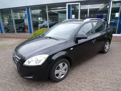 Black metallic Gebraucht 2008 Kia Ceed LX Limousine | 1.450 €